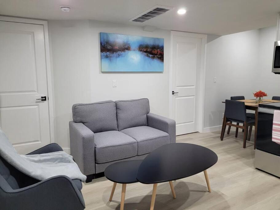 Beautiful Comfy Guest In West Edm * Edmonton